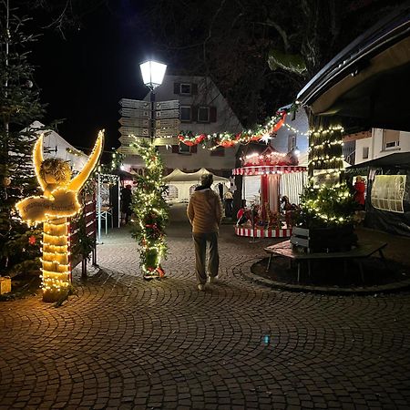 Grosse Pause Altes Schulhaus Schweigen Apartment Exterior foto