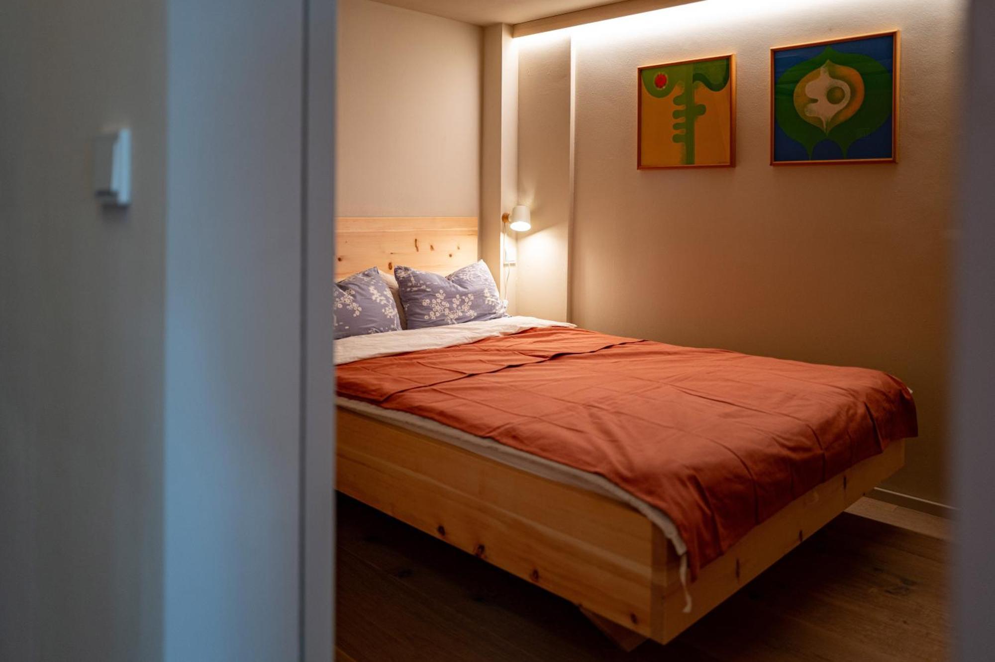 Grosse Pause Altes Schulhaus Schweigen Apartment Exterior foto