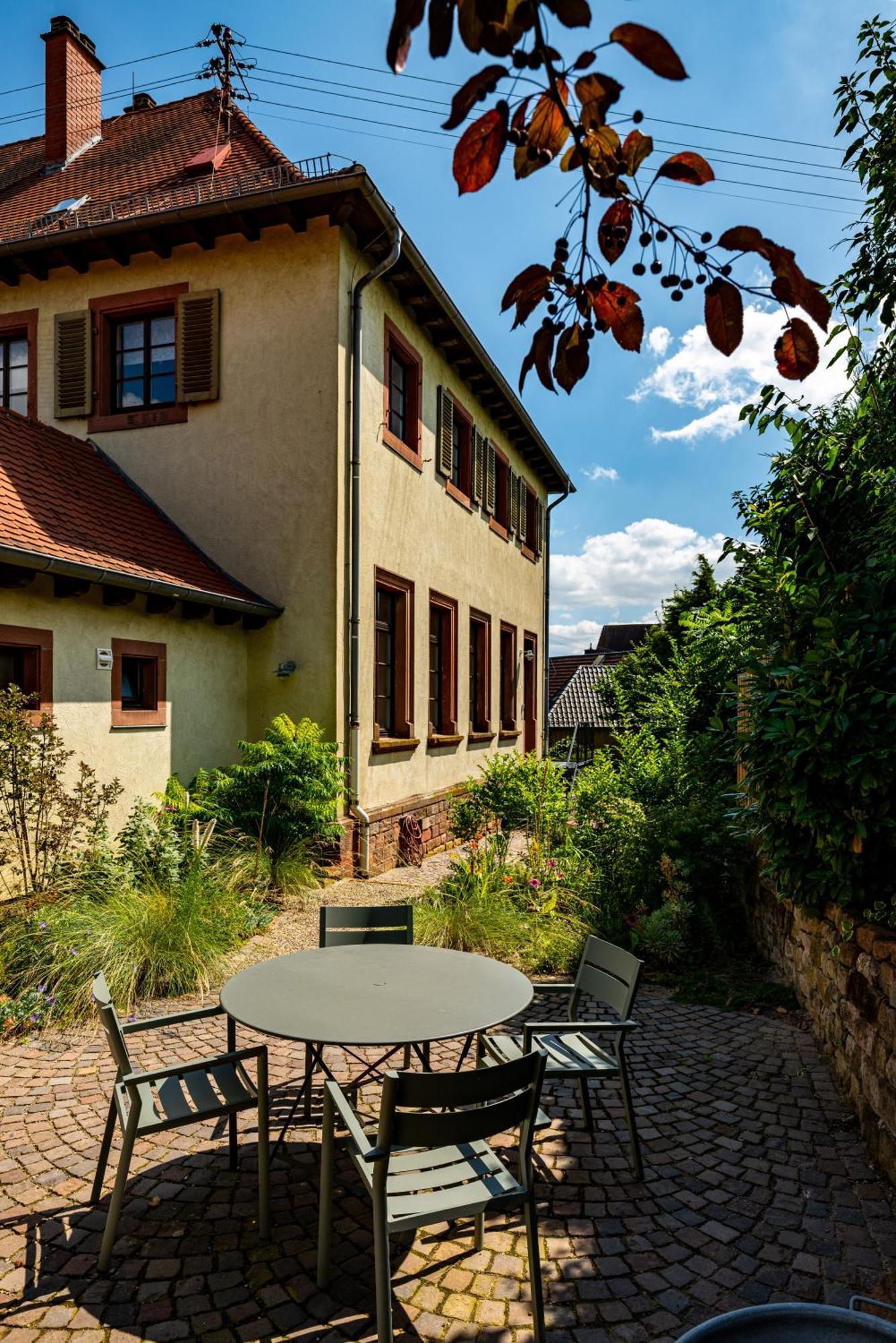 Grosse Pause Altes Schulhaus Schweigen Apartment Exterior foto