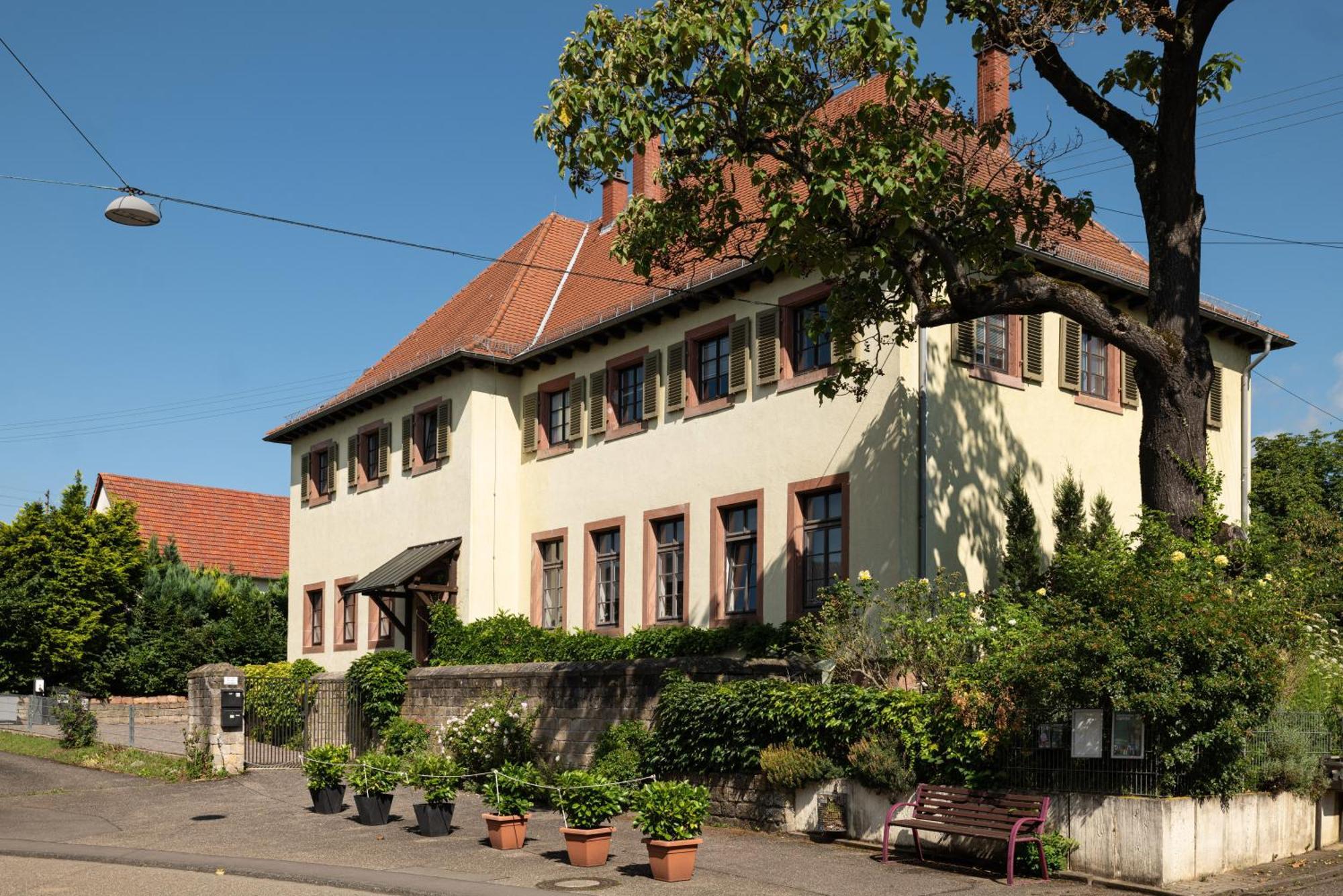 Grosse Pause Altes Schulhaus Schweigen Apartment Exterior foto